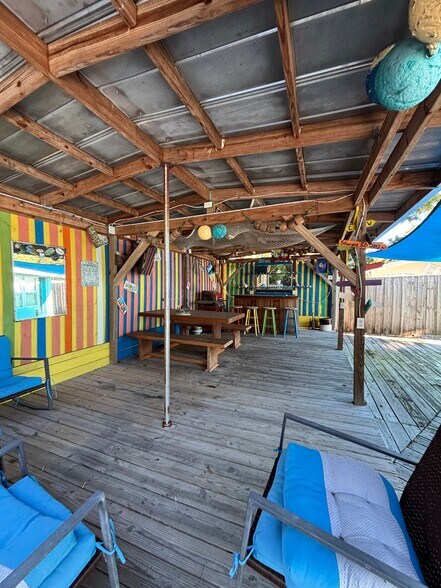 Building Photo - 2 Bed/1 Bath
