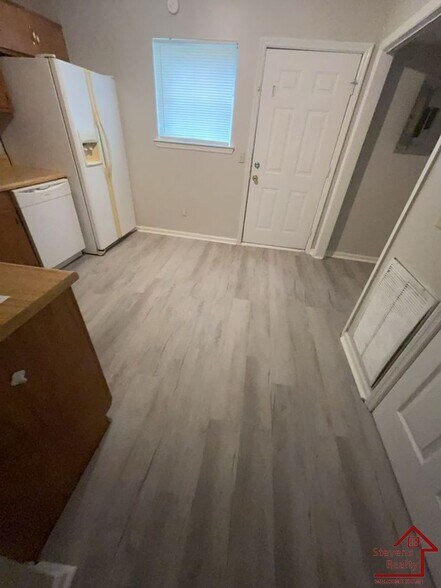 Building Photo - 181 East Ave