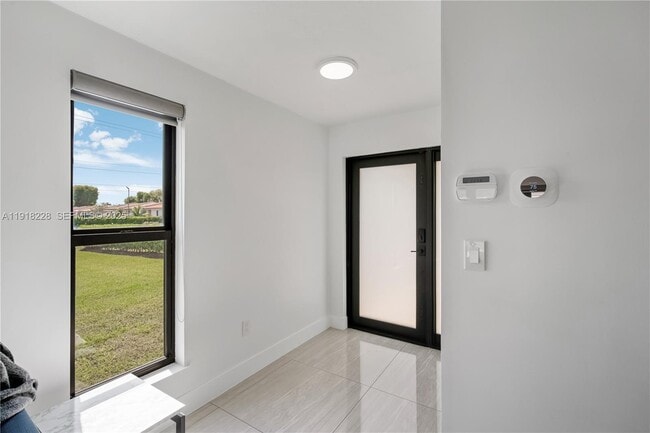 Building Photo - 9451 SW 6th Ln