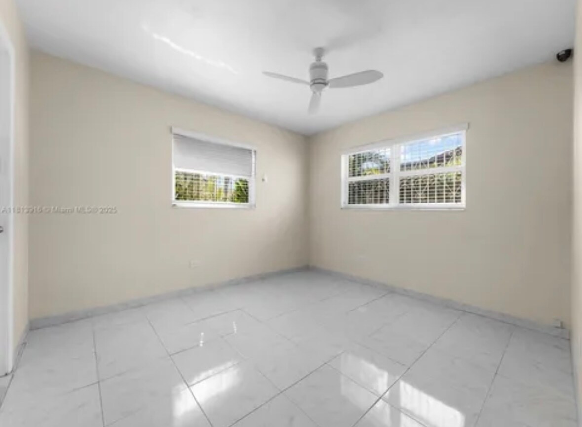 Building Photo - 1705 SW 102nd Ct