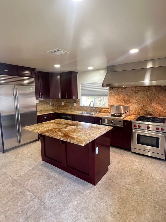 Primary Photo - Beautiful Home in Rancho Palos Verde-Sun R...