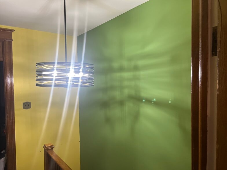 Building Photo - 1333 E St NE