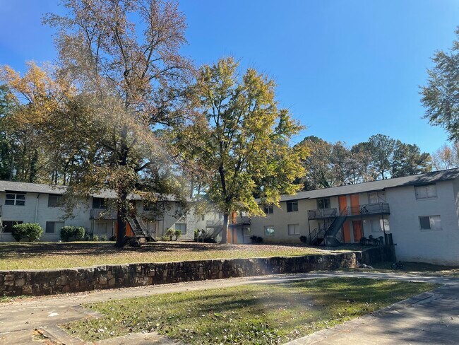 Building Photo - Midwood Glen