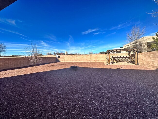 Building Photo - Cabezon Beauty | Large Yard | 2 Living Areas & Upstairs Loft | 1-year Lease | Coming Soon Pre-lea...