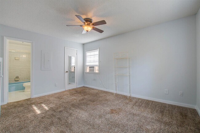 Building Photo - 2135 Burlington Avenue Apt #C, Charleston,...