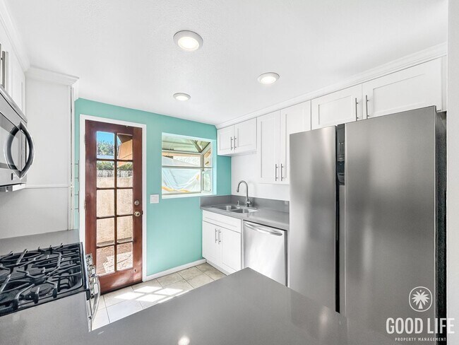 Building Photo - Great 2B/2.5BA Townhome in Kensington!