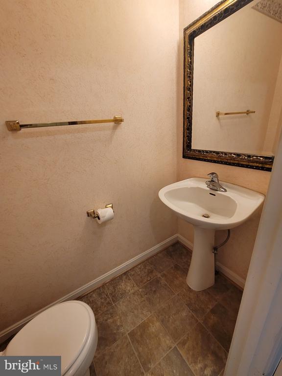 Building Photo - 6406 Bear Ct