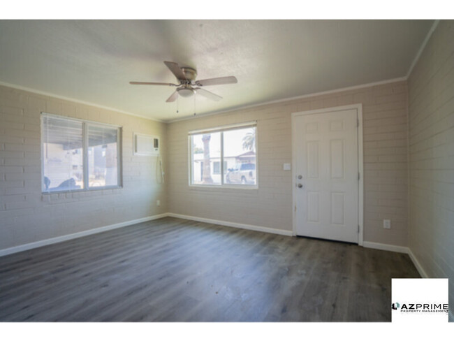 Building Photo - Presenting this Delightful 1/1 Tucson Casi...