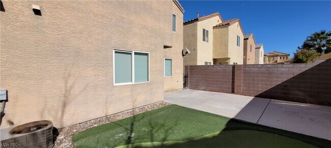 Building Photo - 9229 Millikan Ave