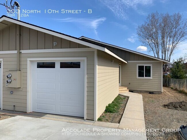 Primary Photo - Brand new Duplex - Selah