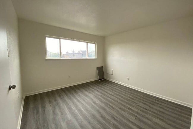 Building Photo - 5644 Odea Dr