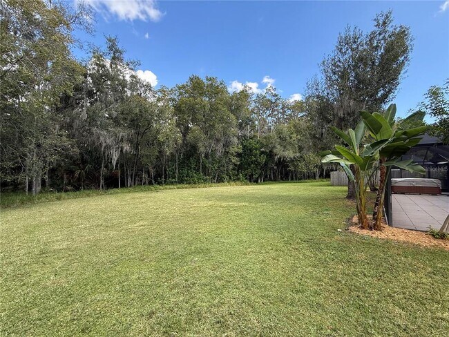 Building Photo - 525 Lakeview Dr