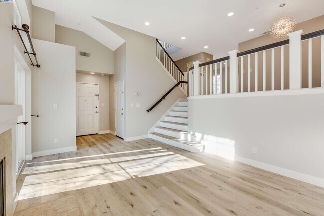 Building Photo - 4579 Mangrove Dr