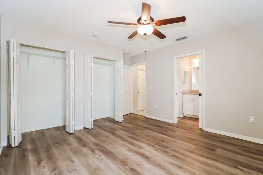 Building Photo - 8403 Yearling Ln