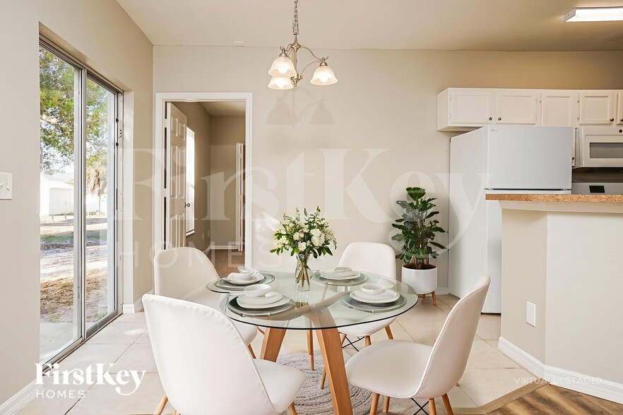 Building Photo - 3291 Moravia Ave