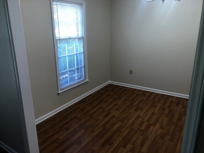 Building Photo - Wonderfully updated 3 bedroom 2 bath ranch...