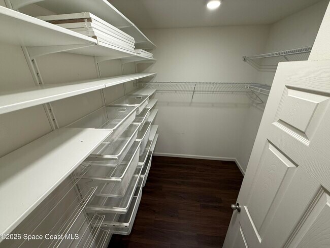 Building Photo - 1070 Swiss Pointe Ln