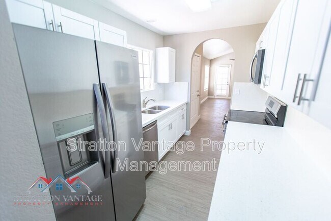 Building Photo - 1915 S 39th St