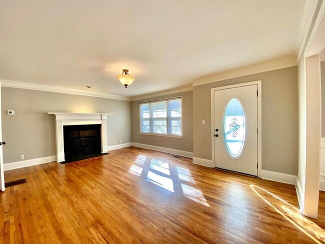 Building Photo - 3870 Hog Mountain Rd