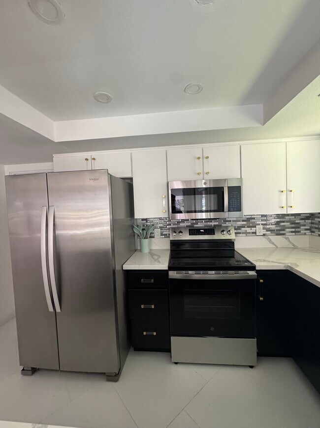 Building Photo - 46558 Arapahoe Cir
