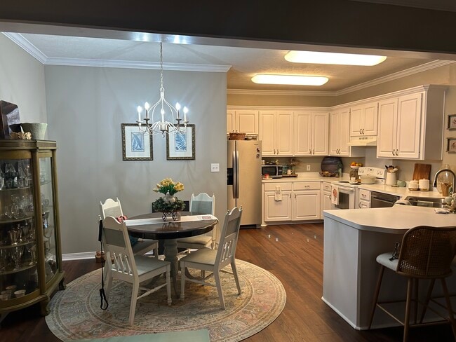 Building Photo - 516 Bay Pointe Dr