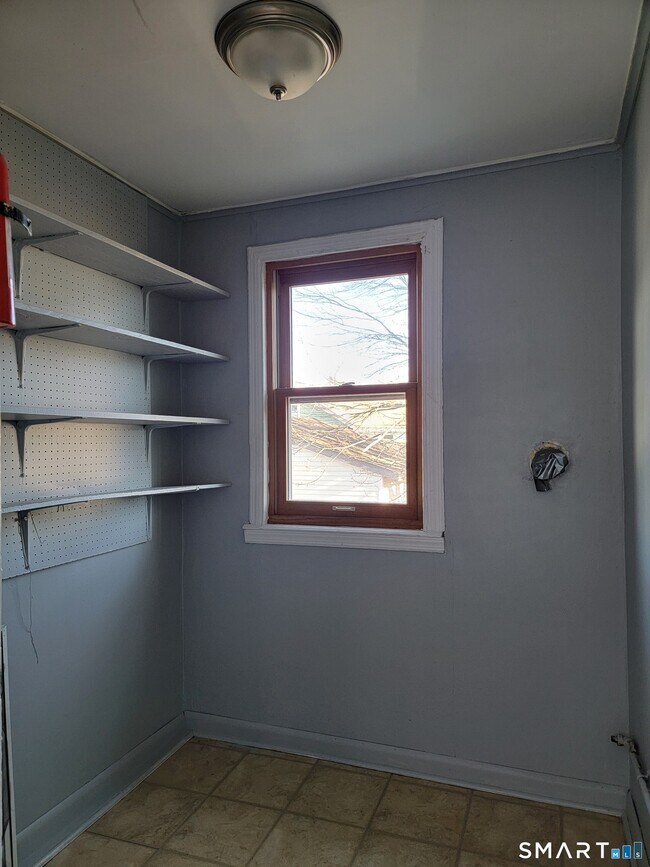 Building Photo - 116 Park St