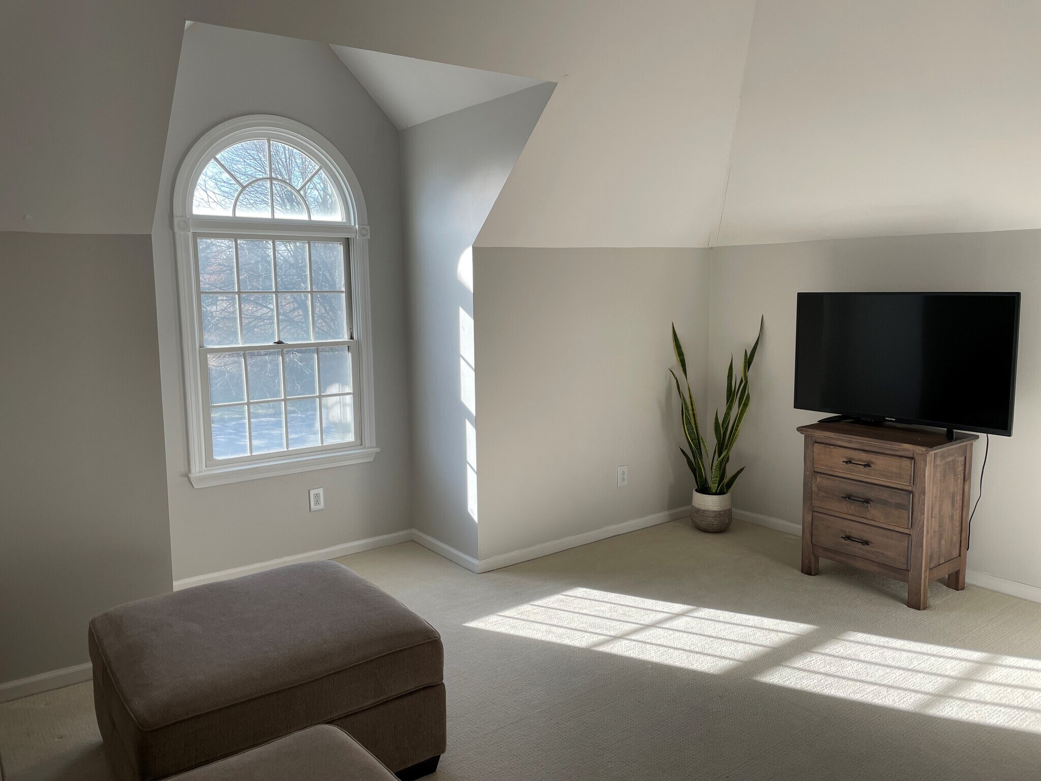 Master Bedroom - 5 Jenny Rdg