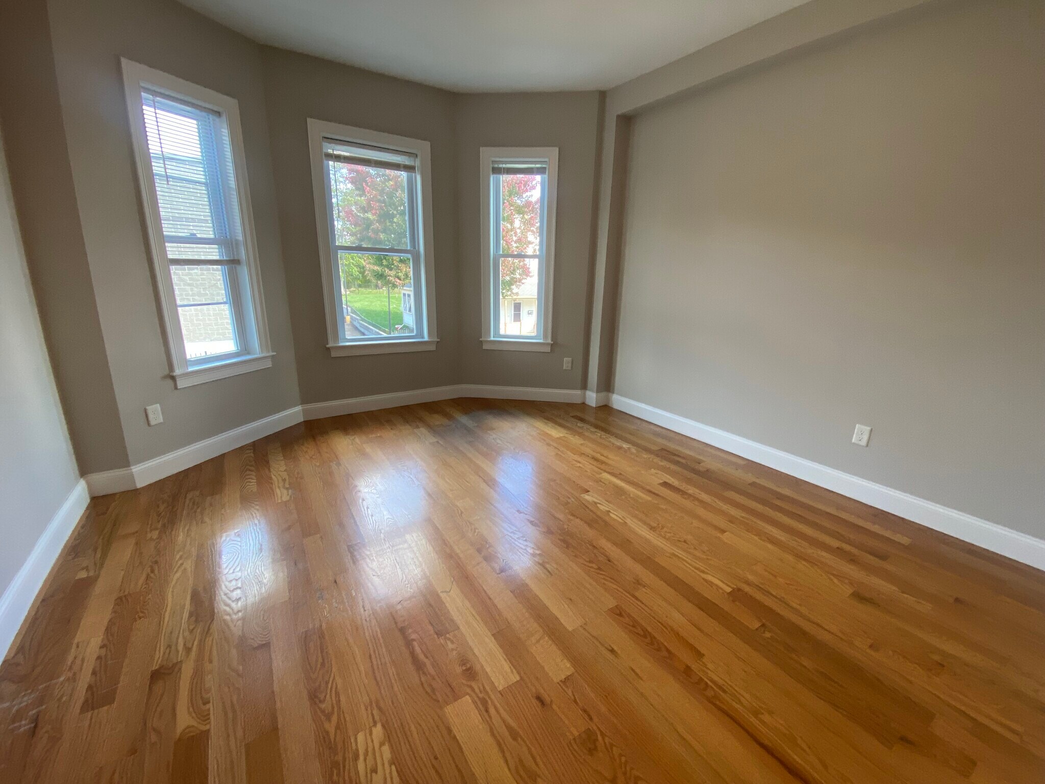 Building Photo - 17 Maywood St