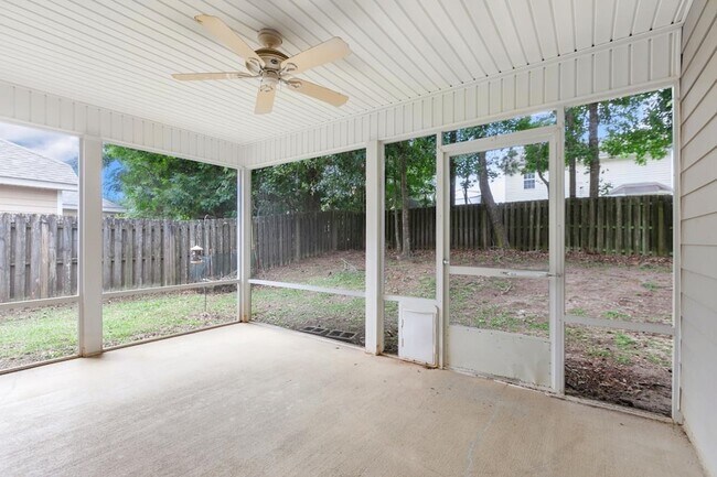 Building Photo - 2521 Heathrow Dr