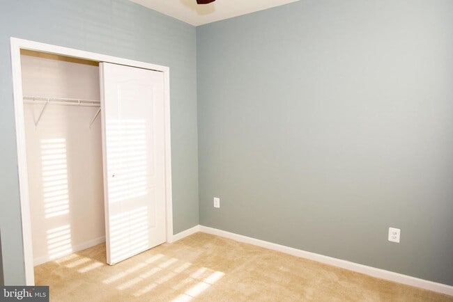 Building Photo - 23548 Hopewell Manor Terrace