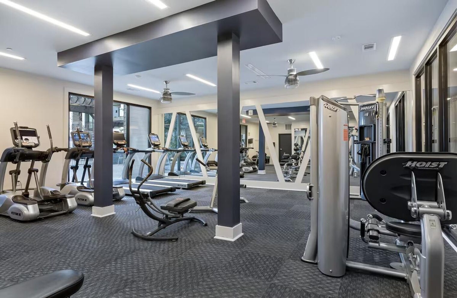 Building Photo - 2200 State St