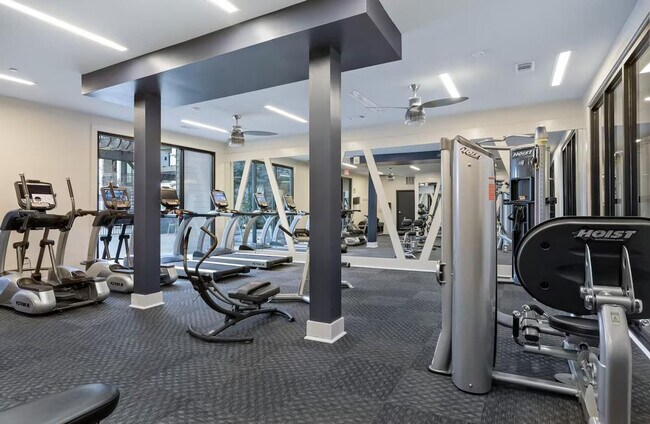 Building Photo - 2200 State St