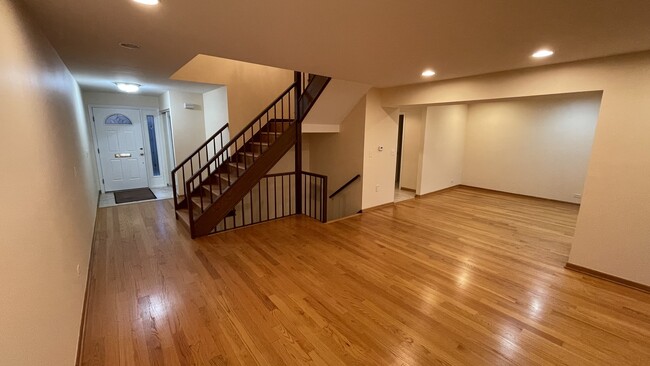 Building Photo - 1723 Wildberry Dr
