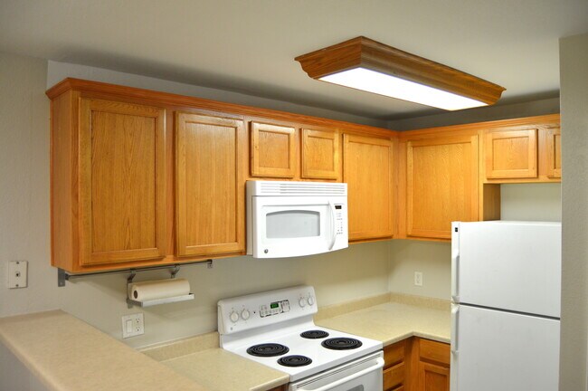 Building Photo - MOVE IN READY!! 1 Bedroom 1 Bath in Villa Borgata