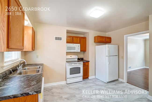 Building Photo - 2650 Cedarbrook-