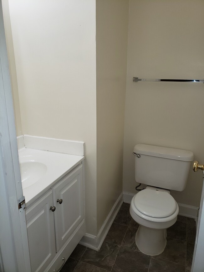 Building Photo - 95 Dumot Ct