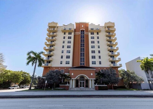 Le June Plaza Building - 215 SW 42nd Ave