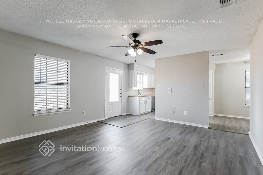 Building Photo - 203 Briar Creek Dr
