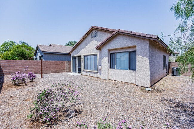 Building Photo - 1 Story home located in Southern Highlands
