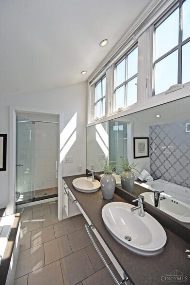 Primary Bathroom - 1005 Hill St