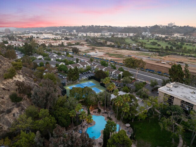 Building Photo - 6202 Friars Rd