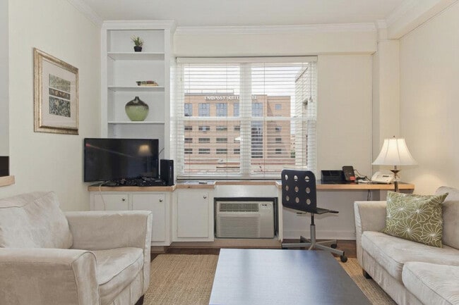 Building Photo - 2128 N St NW