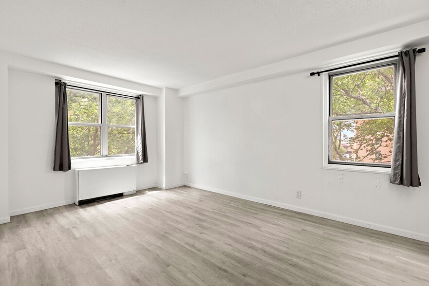 Building Photo - 201 Saint Pauls Ave