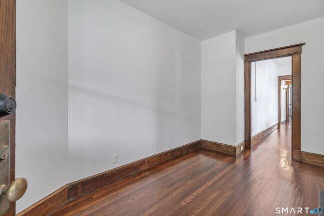 Building Photo - 66 Brownell St