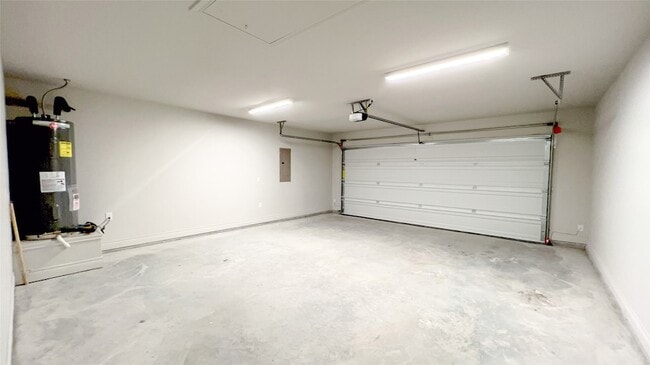 Building Photo - 805 Tippit Ln