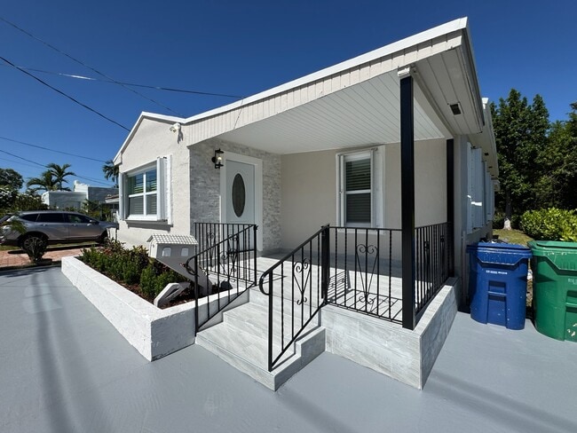 Primary Photo - 2117 SW 62nd Ave