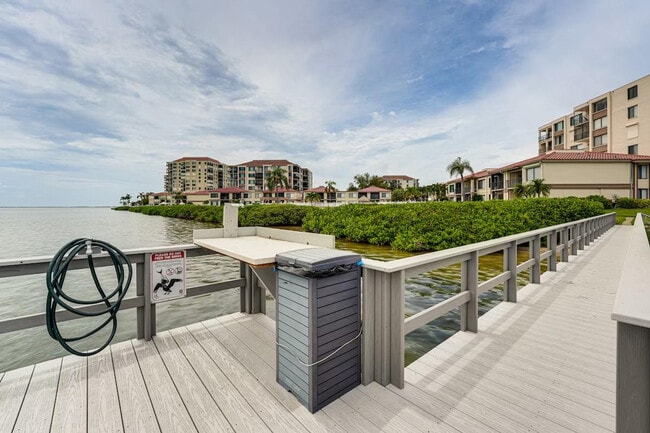 Building Photo - 6218 Palma Del Mar Blvd S