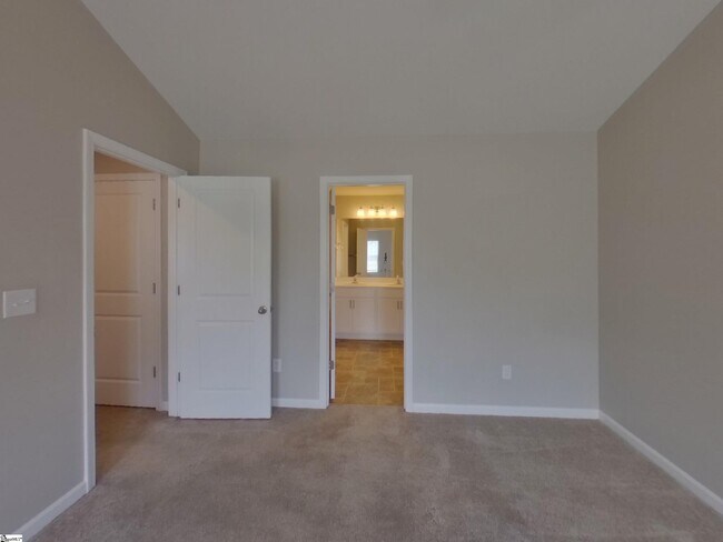 Building Photo - 283 Millen Dr