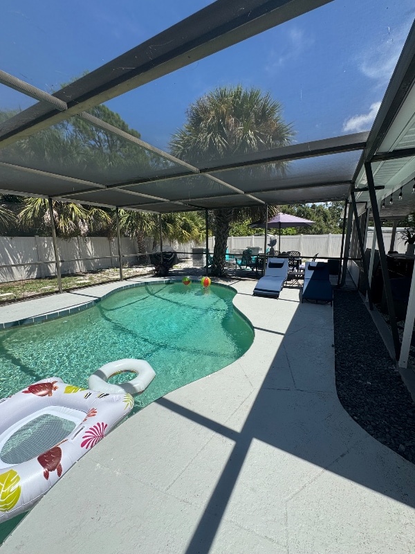 Building Photo - 7342 Uranus Dr