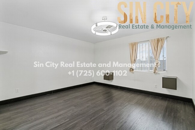Building Photo - 749 Salt Flats Cir